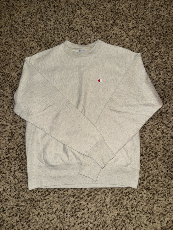 Champion Other - Champion Crewneck Sweatshirt in Light Gray with Small Logo